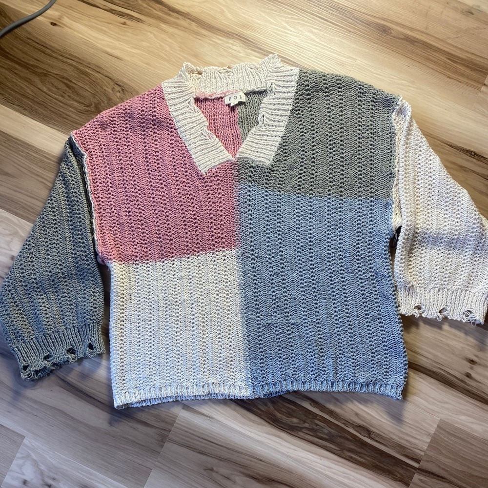 POL Clothing Colorblock Distressed Knit Sweater V-Neck‎ Pink Blue Grey Small